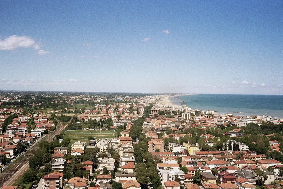 Rimini veduta litorale dal Grattacielo maggio 2026